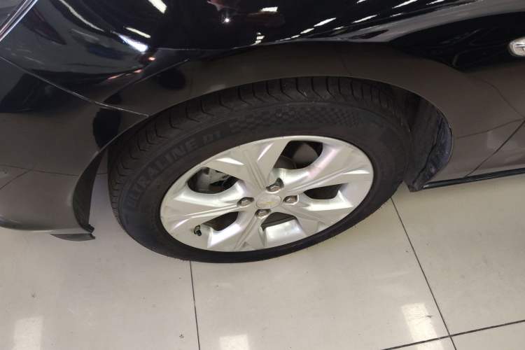 Used Chevrolet Cavalier 2020 325T Automatic Enjoyment Edition Left Front Wheel Hub