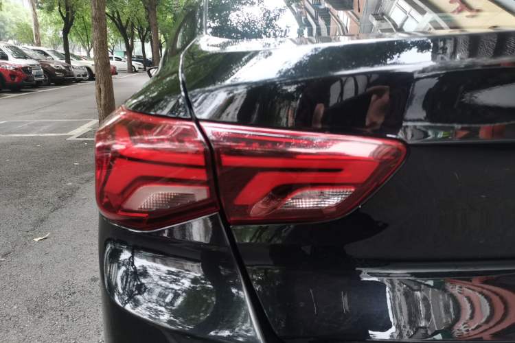 Used Chevrolet Cavalier 2020 Redline 325T Automatic Xinshang Edition China VI Standard Left Rear Taillight