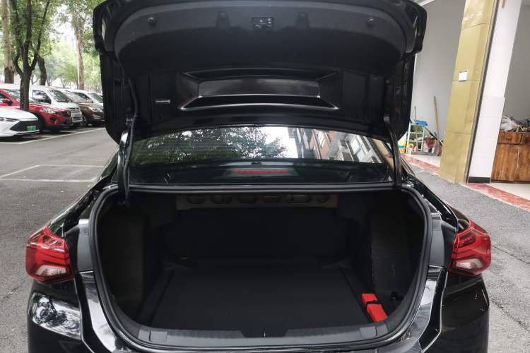 Used Chevrolet Cavalier 2020 Redline 325T Automatic Xinshang Edition China VI Standard Trunk