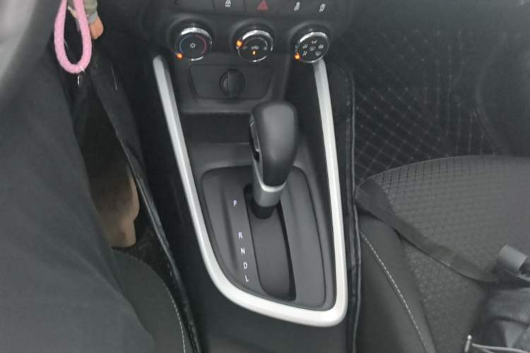 Used Chevrolet Cavalier 2020 325T Automatic Enjoyment Edition Audio And AC Panel