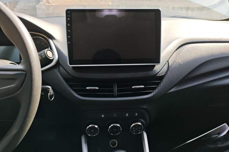 Used Chevrolet Cavalier 2020 325T Automatic Enjoyment Edition Audio And AC Panel