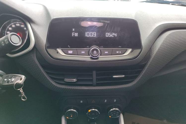 Used Chevrolet Cavalier 2020 325T Automatic Enjoyment Edition Audio And AC Panel