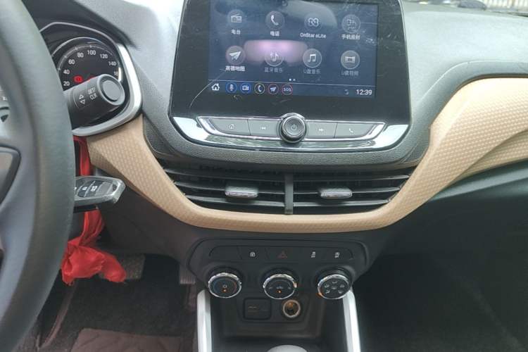 Used Chevrolet Cavalier 2020 Redline 325T Automatic Xinyao Edition Audio And AC Panel