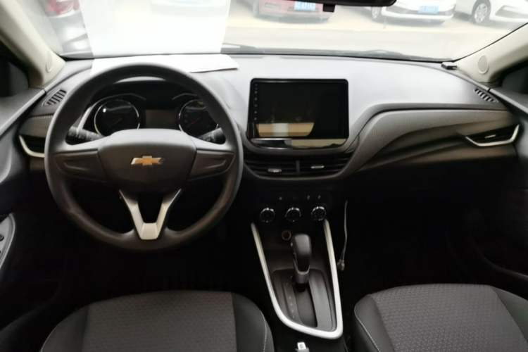 Used Chevrolet Cavalier 2020 325T Automatic Enjoyment Edition Center Console