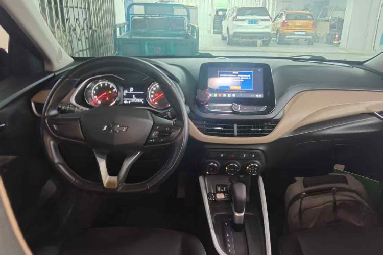 Used Chevrolet Cavalier 2020 Redline 325T Automatic Xinyao Edition China VI Standard Center Console