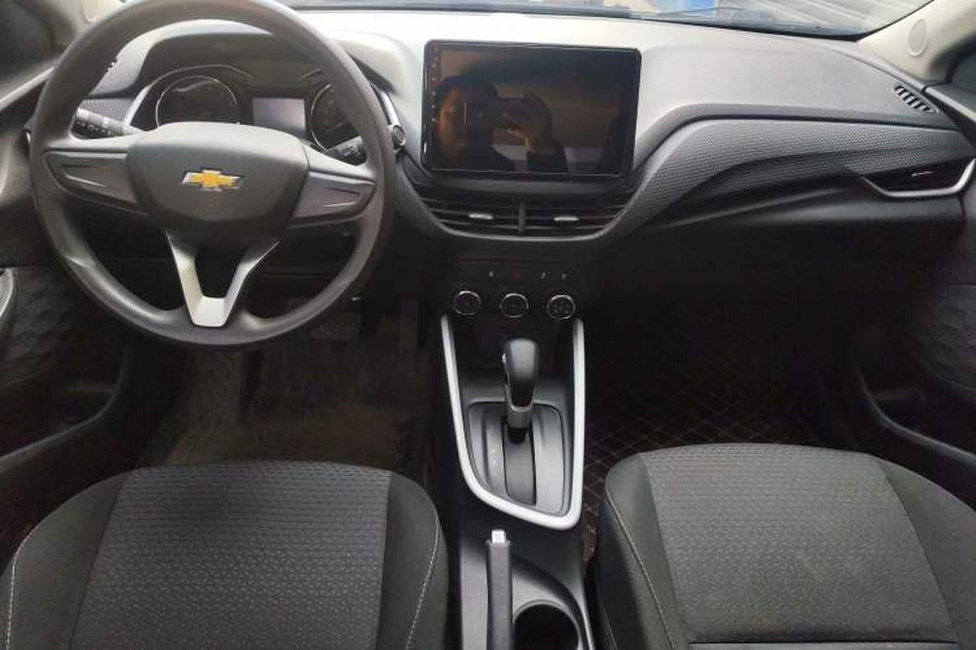Used Chevrolet Cavalier 2020 325T Automatic Enjoyment Edition Center Console