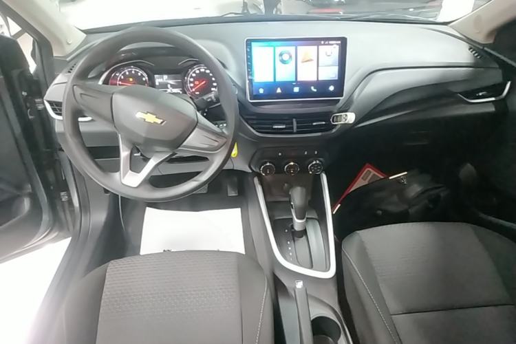 Used Chevrolet Cavalier 2020 325T Automatic Enjoyment Edition Center Console