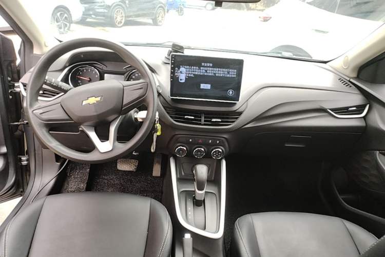 Used Chevrolet Cavalier 2020 325T Automatic Enjoyment Edition Center Console