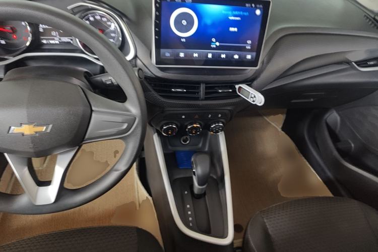 Used Chevrolet Cavalier 2020 325T Automatic Enjoyment Edition Center Console