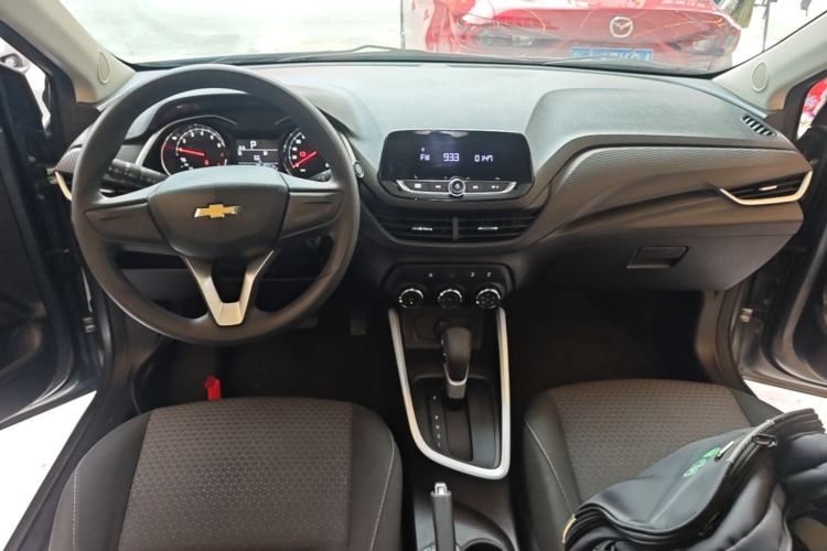Used Chevrolet Cavalier 2020 325T Automatic Enjoyment Edition Center Console