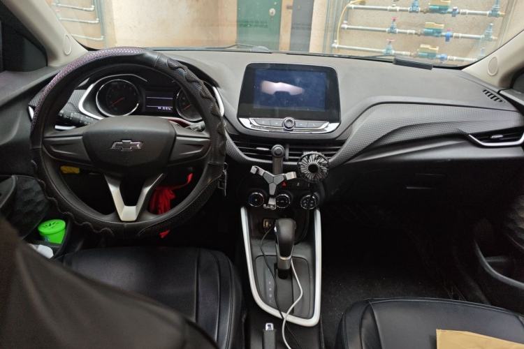 Used Chevrolet Cavalier 2020 Redline 325T Automatic Xinshang Edition China VI Standard Center Console