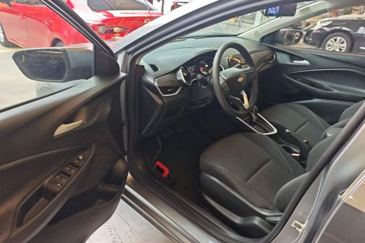 Used Chevrolet Cavalier 2020 325T Automatic Enjoyment Edition Driver Seat