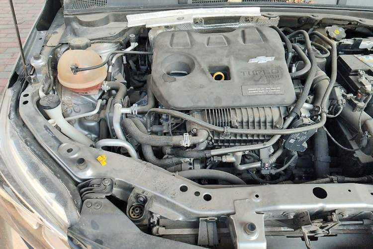 Used Chevrolet Cavalier 2020 Redline 325T Automatic Xinshang Edition China VI Standard Engine Bay Right