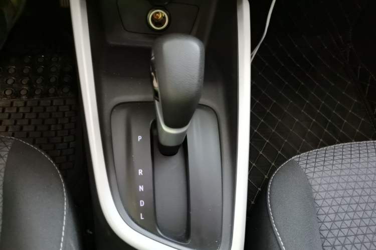 Used Chevrolet Cavalier 2020 325T Automatic Enjoyment Edition Gear Lever