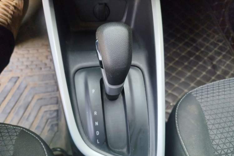 Used Chevrolet Cavalier 2020 325T Automatic Enjoyment Edition Gear Lever
