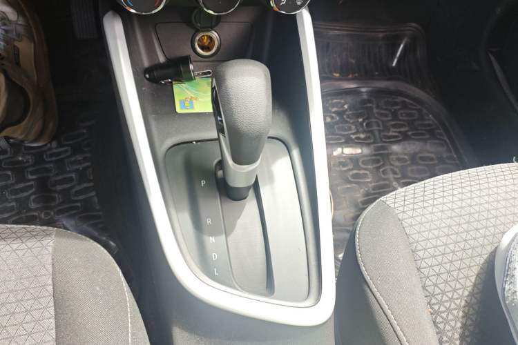 Used Chevrolet Cavalier 2020 325T Automatic Enjoyment Edition Gear Lever
