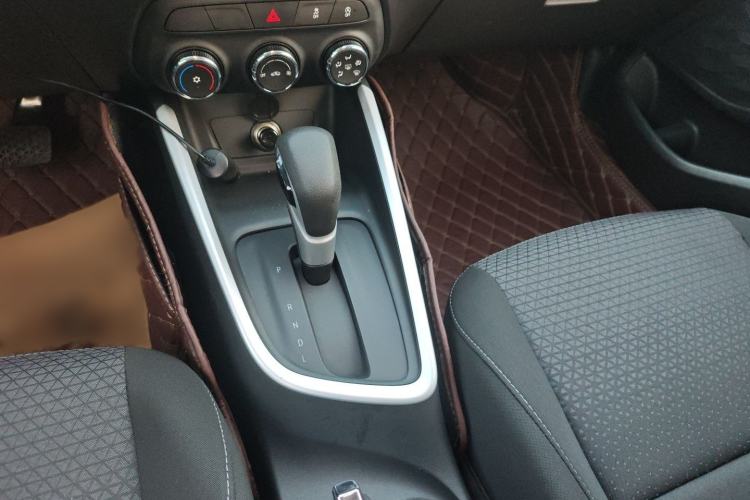 Used Chevrolet Cavalier 2020 325T Automatic Enjoyment Edition Gear Lever
