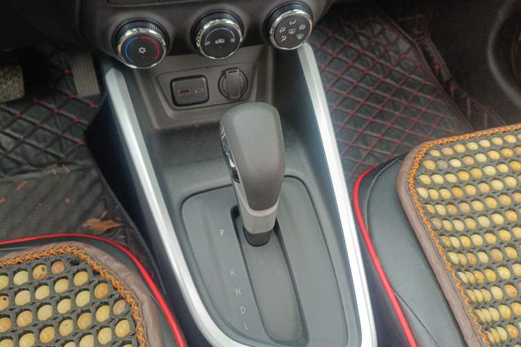 Used Chevrolet Cavalier 2020 Redline 325T Automatic Xinshang Edition Gear Lever