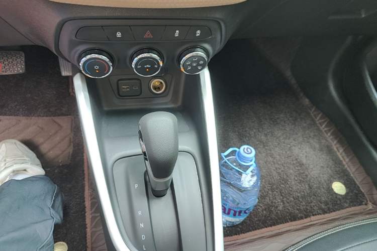 Used Chevrolet Cavalier 2020 Redline 325T Automatic Xinyao Edition Gear Lever