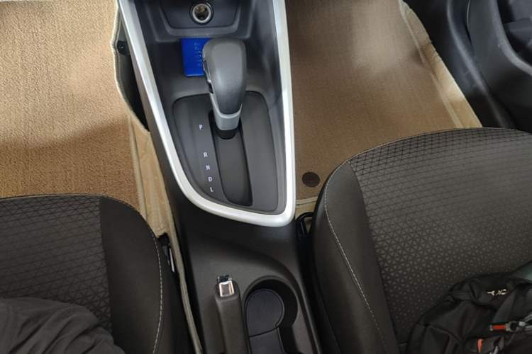 Used Chevrolet Cavalier 2020 325T Automatic Enjoyment Edition Gear Lever