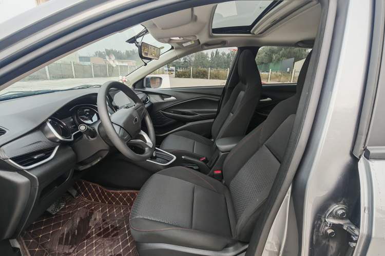 Used Chevrolet Cavalier 2020 Redline 325T Automatic Xinshang Edition China VI Standard Interior 3