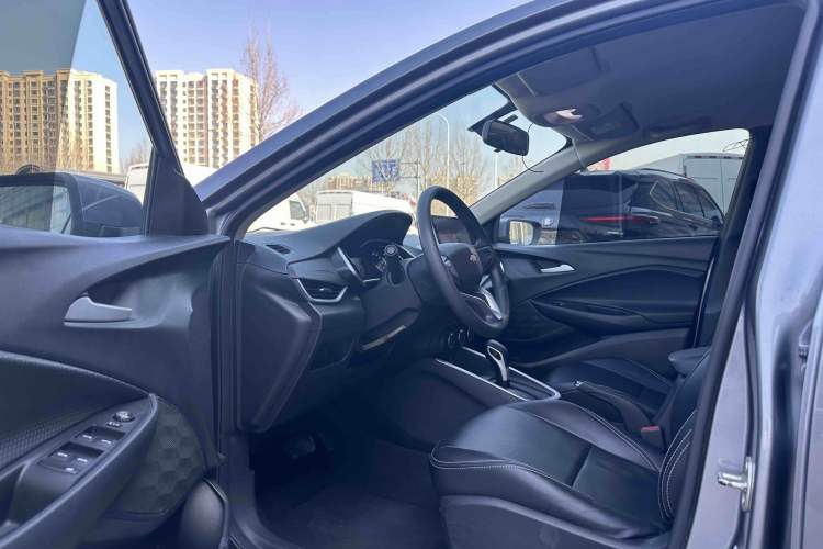 Used Chevrolet Cavalier 2020 325T Automatic Enjoyment Edition Interior 4