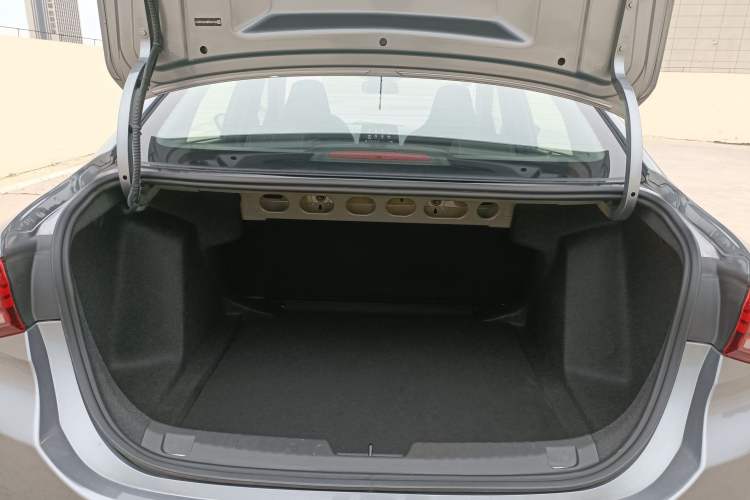 Used Chevrolet Cavalier 2020 Redline 325T Automatic Xinshang Edition Interior 8
