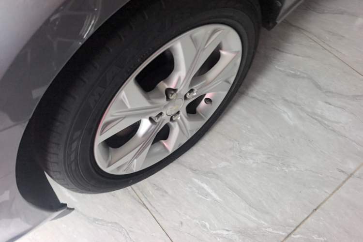 Used Chevrolet Cavalier 2020 325T Automatic Enjoyment Edition Left Front Wheel Hub