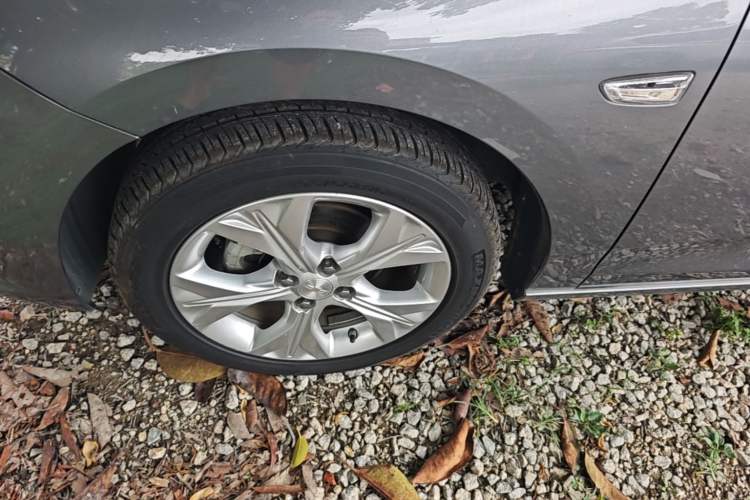 Used Chevrolet Cavalier 2020 325T Automatic Enjoyment Edition Left Front Wheel Hub
