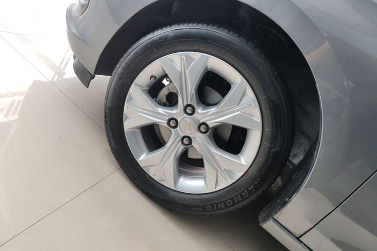 Used Chevrolet Cavalier 2020 325T Automatic Enjoyment Edition Left Front Wheel Hub