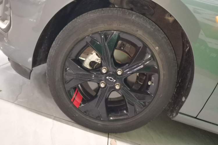 Used Chevrolet Cavalier 2020 Redline 325T Automatic Xinyao Edition Left Front Wheel Hub