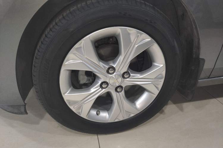Used Chevrolet Cavalier 2020 325T Automatic Enjoyment Edition Left Front Wheel Hub