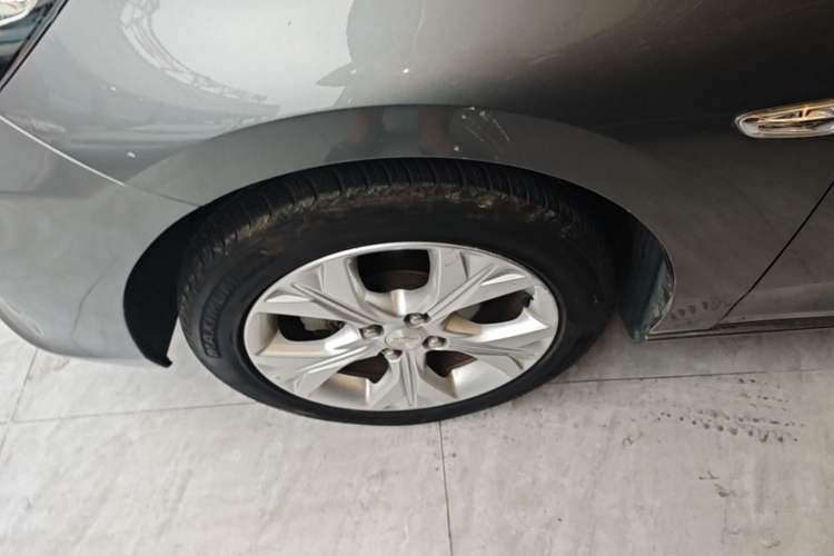 Used Chevrolet Cavalier 2020 325T Automatic Enjoyment Edition Left Front Wheel Hub