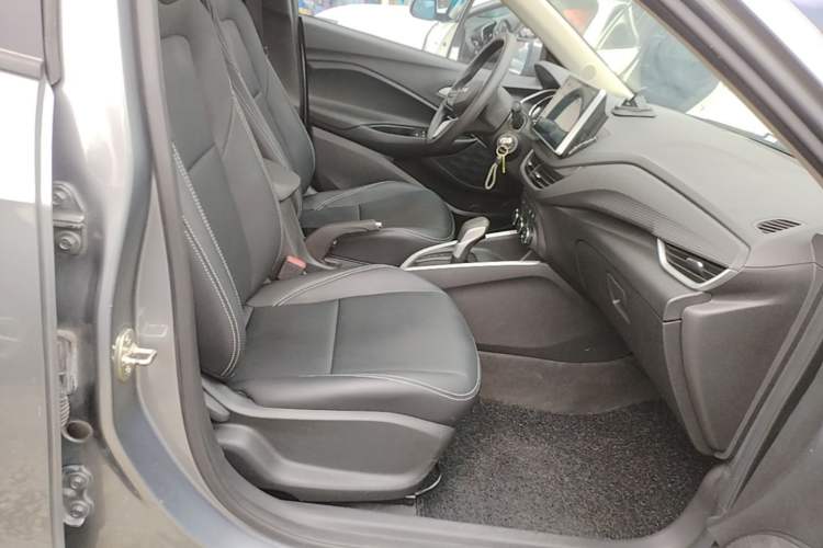 Used Chevrolet Cavalier 2020 325T Automatic Enjoyment Edition Right Front Seat