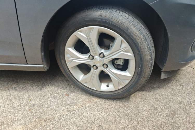 Used Chevrolet Cavalier 2020 325T Automatic Enjoyment Edition Right Front Wheel Hub