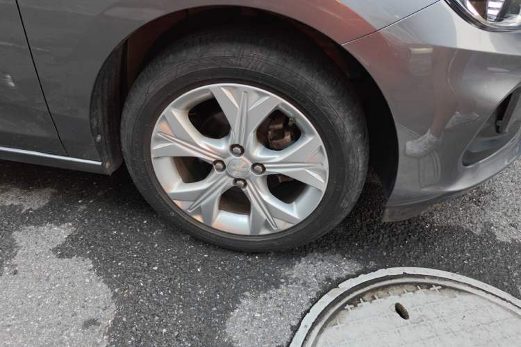 Used Chevrolet Cavalier 2020 325T Automatic Enjoyment Edition Right Front Wheel Hub
