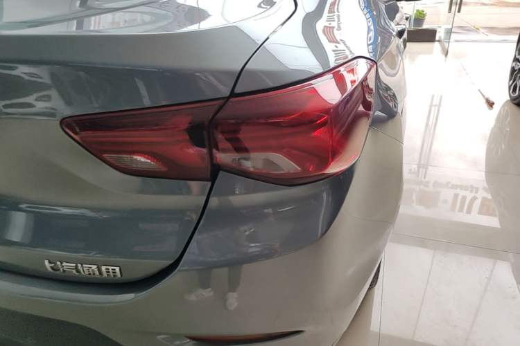 Used Chevrolet Cavalier 2020 325T Automatic Enjoyment Edition Right Rear Taillight