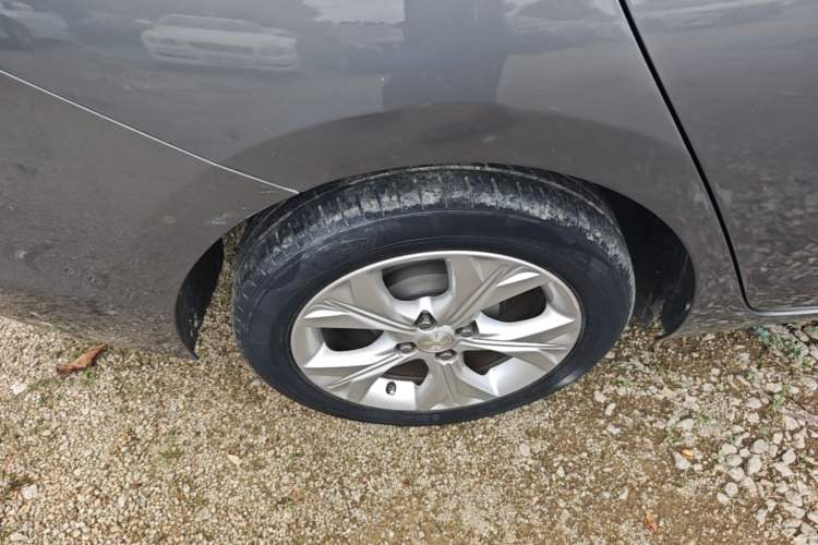 Used Chevrolet Cavalier 2020 325T Automatic Enjoyment Edition Right Rear Wheel Hub