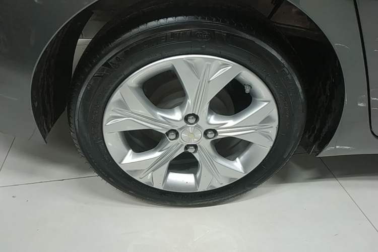 Used Chevrolet Cavalier 2020 325T Automatic Enjoyment Edition Right Rear Wheel Hub