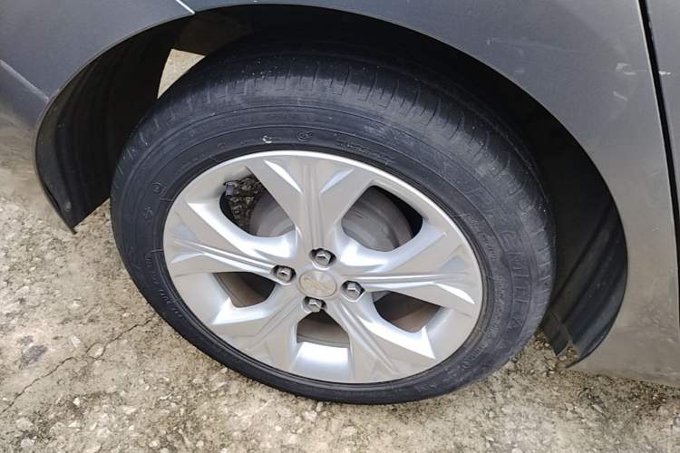 Used Chevrolet Cavalier 2020 325T Automatic Enjoyment Edition Right Rear Wheel Hub