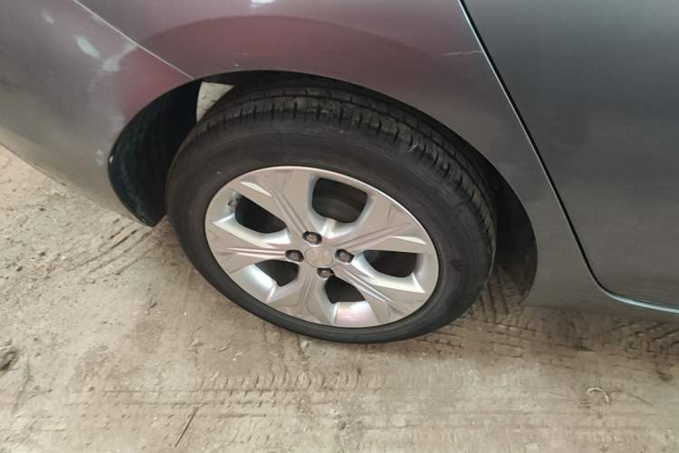 Used Chevrolet Cavalier 2020 325T Automatic Enjoyment Edition Right Rear Wheel Hub