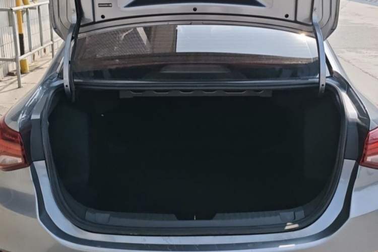 Used Chevrolet Cavalier 2020 Redline 325T Automatic Xinshang Edition China VI Standard Trunk