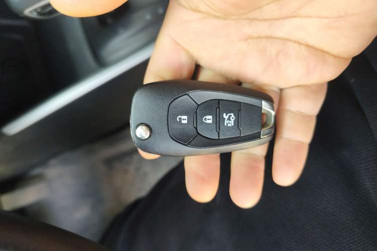 Used Chevrolet Cavalier 2020 325T Automatic Enjoyment Edition Vehicle Key