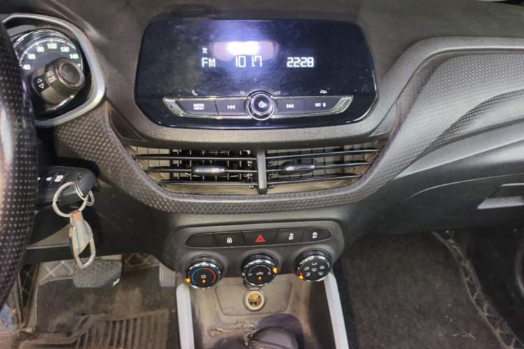 Used Chevrolet Cavalier 2020 325T Automatic Enjoyment Edition Audio And AC Panel