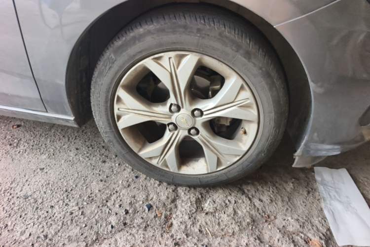 Used Chevrolet Cavalier 2020 325T Automatic Enjoyment Edition Right Front Wheel Hub