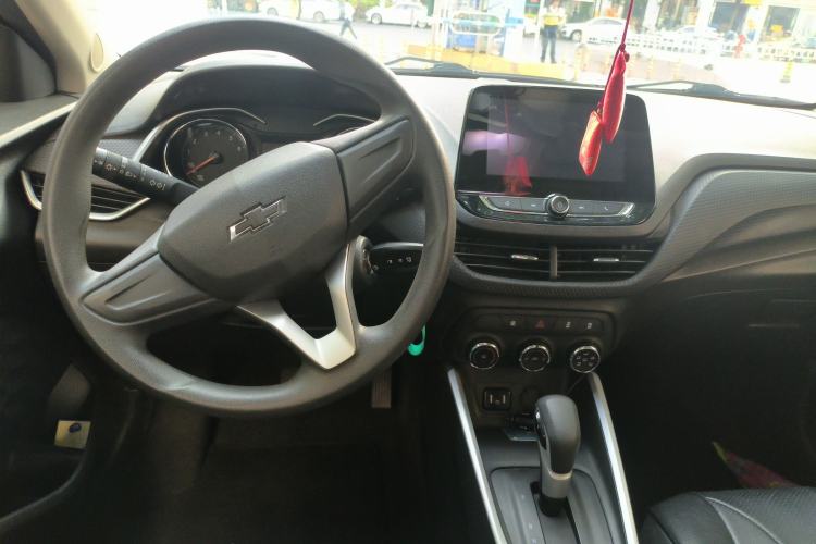 Used Chevrolet Cavalier 2020 Redline 325T Automatic Xinshang Edition China VI Standard Center Console