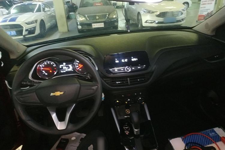 Used Chevrolet Cavalier 2020 325T Automatic Enjoyment Edition Center Console
