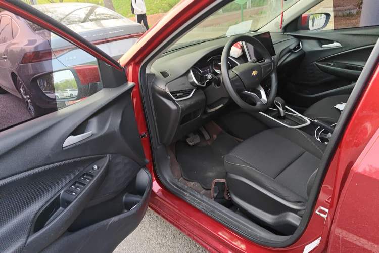 Used Chevrolet Cavalier 2020 325T Automatic Enjoyment Edition Driver Seat