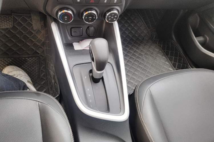 Used Chevrolet Cavalier 2020 Redline 325T Automatic Xinyao Edition Gear Lever