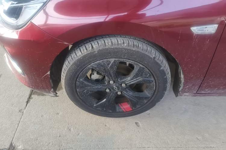 Used Chevrolet Cavalier 2020 Redline 325T Automatic Xinshang Edition Left Front Wheel Hub